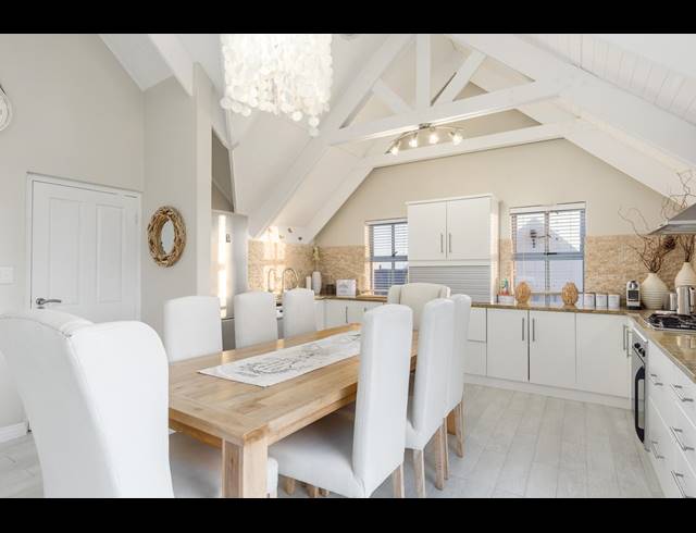 5 BEDROOM HOUSE FOR SALE IN BIG BAY